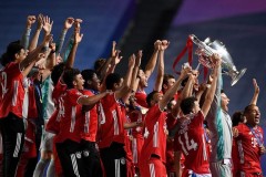 耐克姆巴佩金色定制战靴决赛首秀